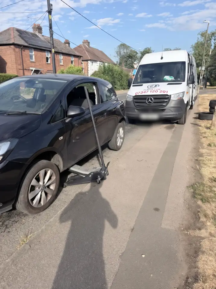 FlatFix mobile tyre fitting and tyre assistance across London